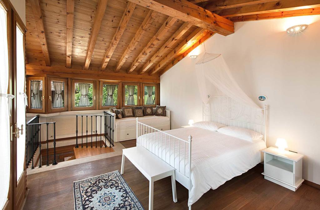 Antico Cascinale Lombardo Bed & Breakfast Lonato Room photo